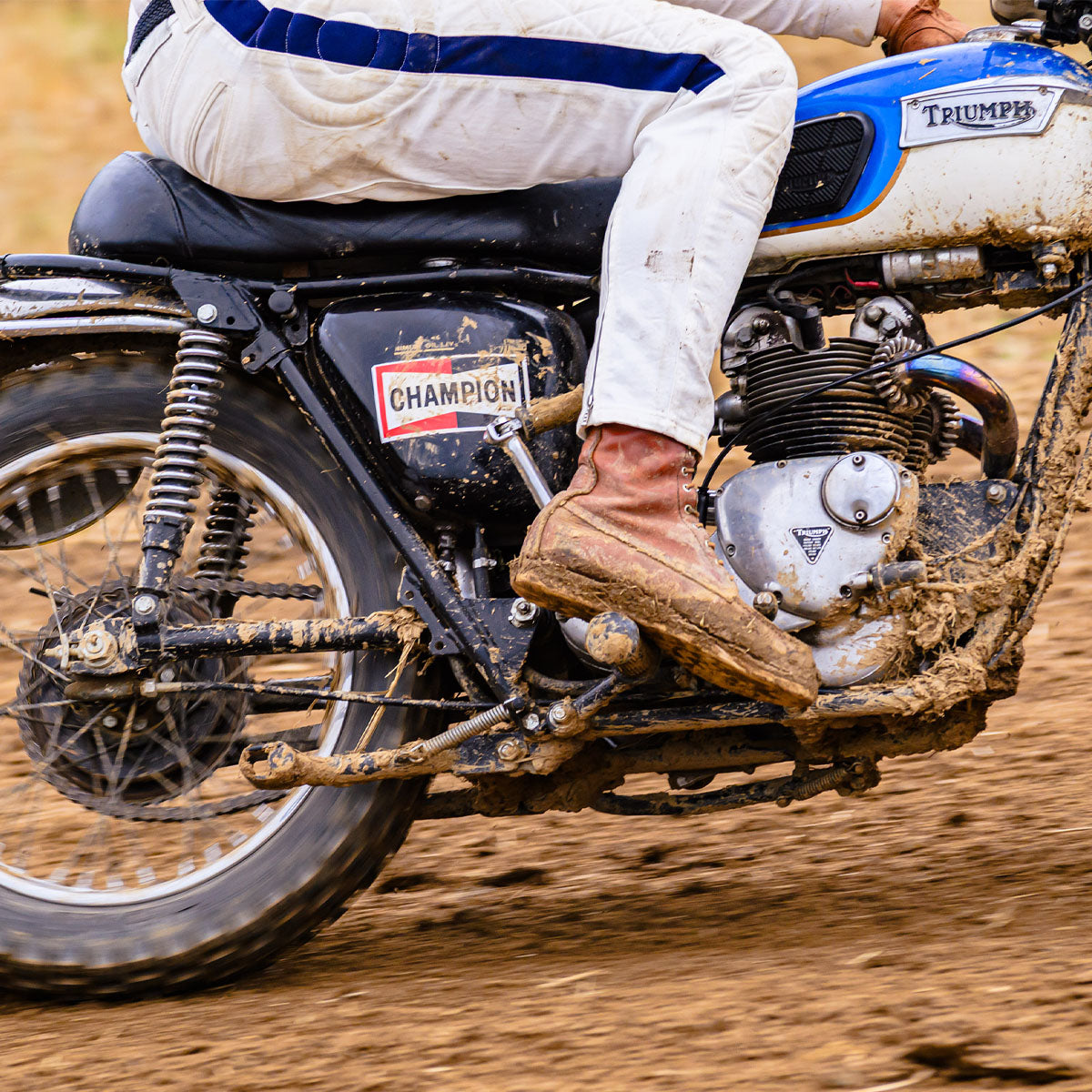 IN TO THE DUST  Le Wheels and Waves des jeunes