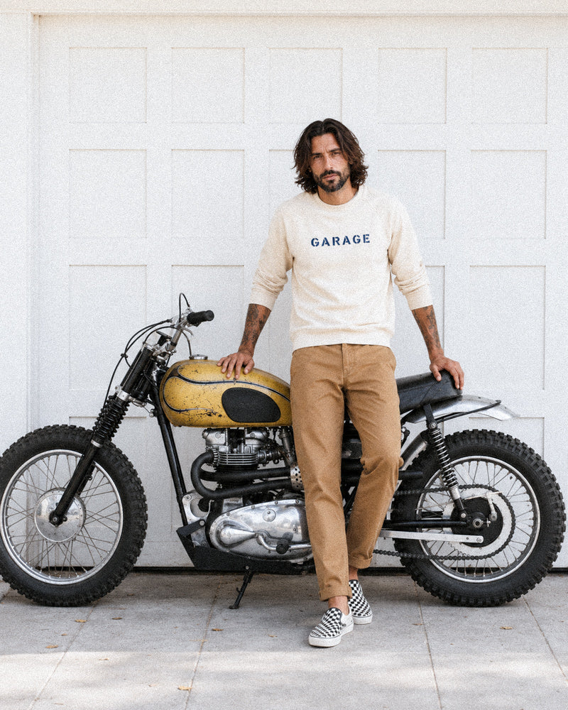 sweat-shirt garage broderie – lifestyle – Garage Français